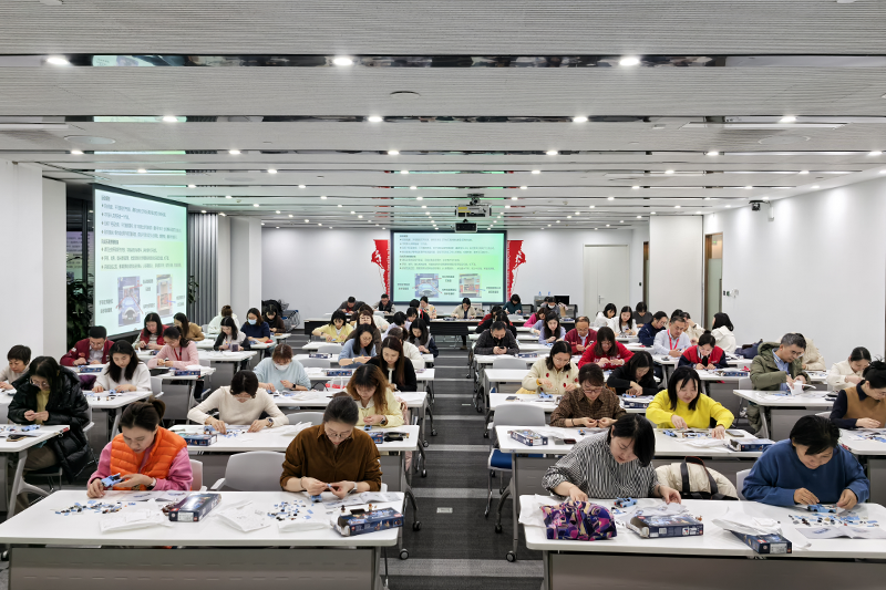 佳能（中国）工会 2024 年举办乐高比赛，激发员工的想象力与创造力